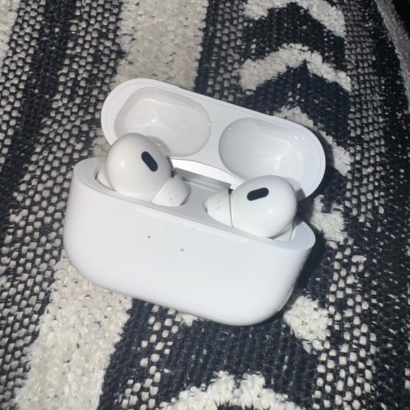 Wireless Earbuds with Charging Case - White